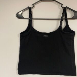 DKNY Women's M, crop / tank /  workout top, Adjustable straps BLACK,  w/ bra